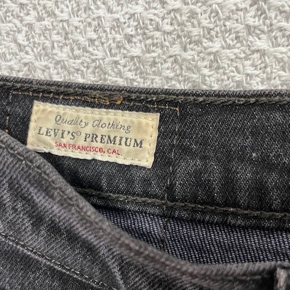 Levi's Women's Ribcage Straight Jeans - Picture 3 of 8